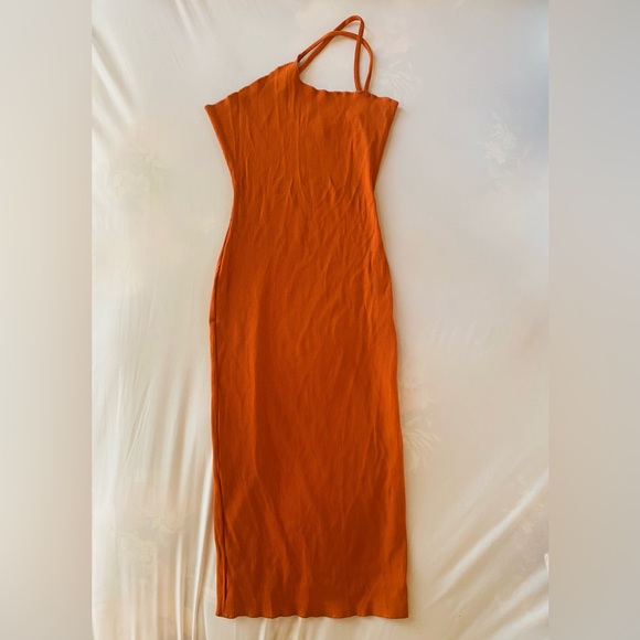 Naked Wardrobe One-Shoulder Orange Midi Dress - Picture 4 of 6
